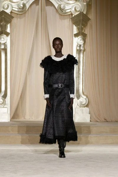 Look 32